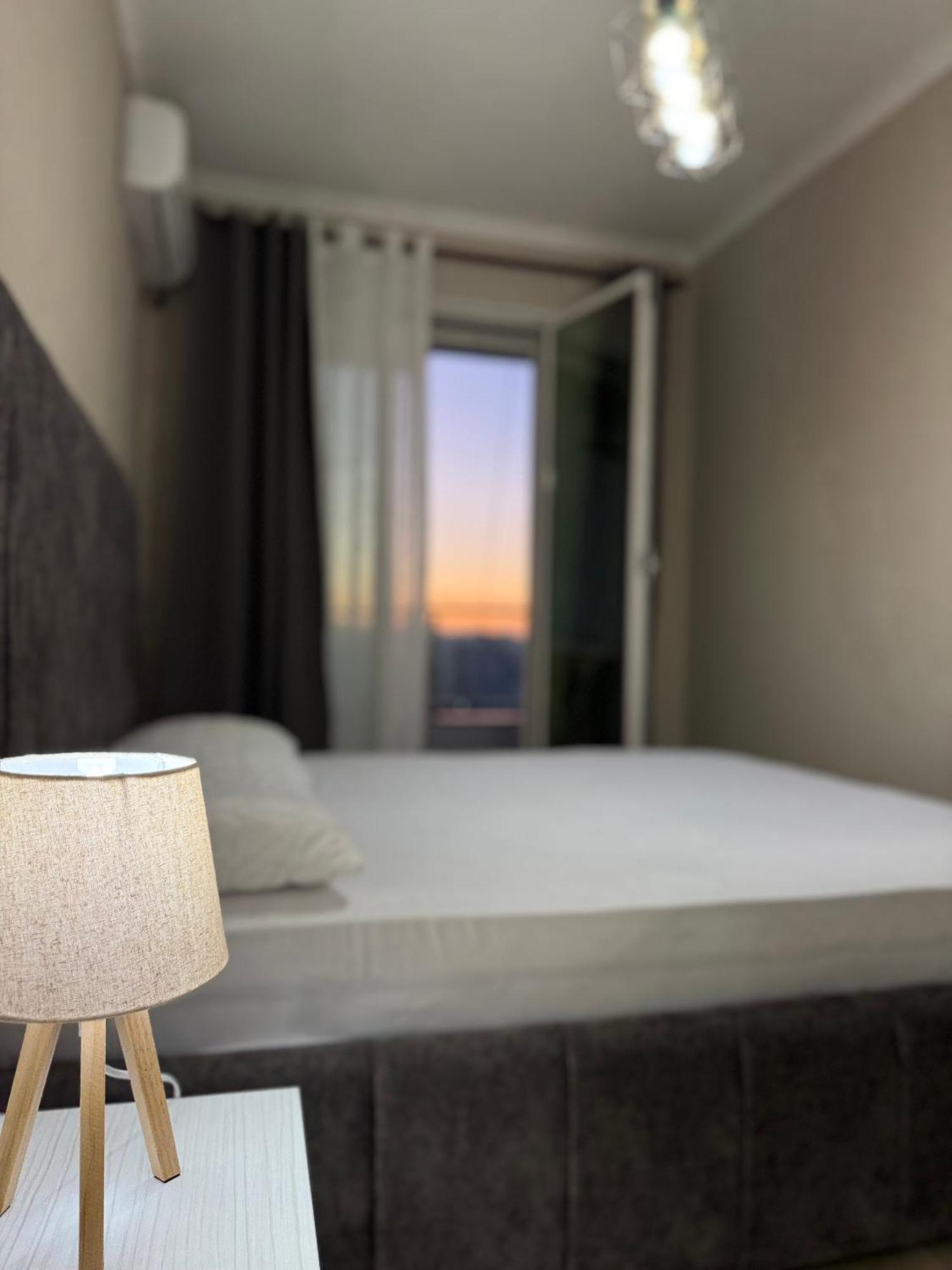 Spacious 2br Walk In Closet Stunning Sunset Views Appartement Durrës